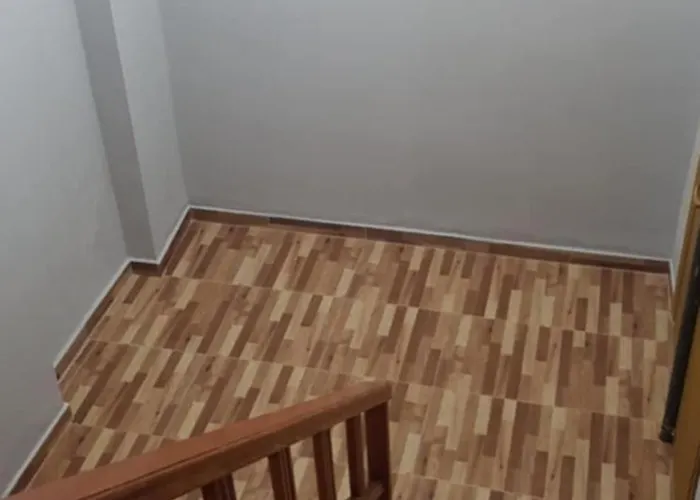 펜션 2br Lakeside Harmony & Balcony - Pogradec, Ohrid 포그라데츠