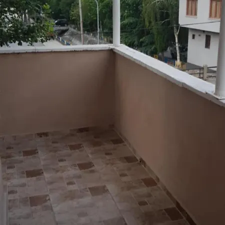 Tatil Evi 2br Lakeside Harmony & Balcony - Pogradec, Ohrid