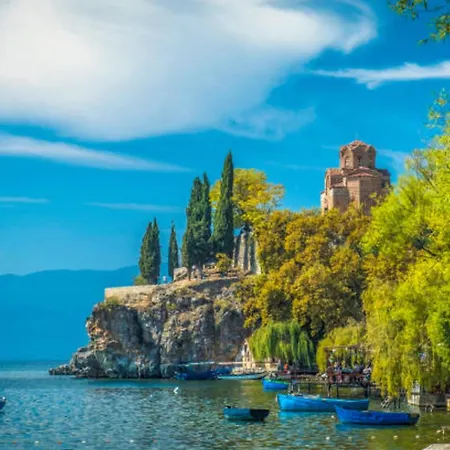 2Br Lakeside Harmony & Balcony - Pogradec, Lake Ohrid *