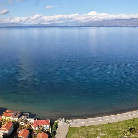 2br Lakeside & Panoramic Balcony - Pogradec, Ohrid Ferienhaus Pogradec