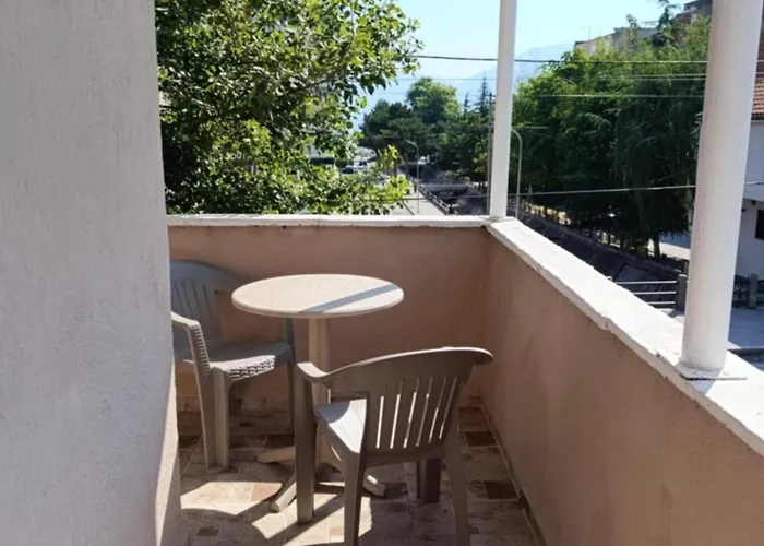 Holiday home 2br Lakeside Harmony & Balcony - Pogradec, Ohrid