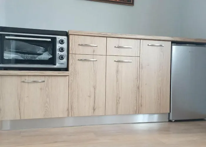 2br Lakeside Harmony & Balcony - Pogradec, Ohrid Semesterbostad *